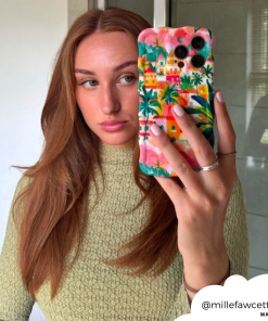 girls mirror selfie with portofino phone case