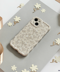 Wavy Phone Case - Nude Flowers